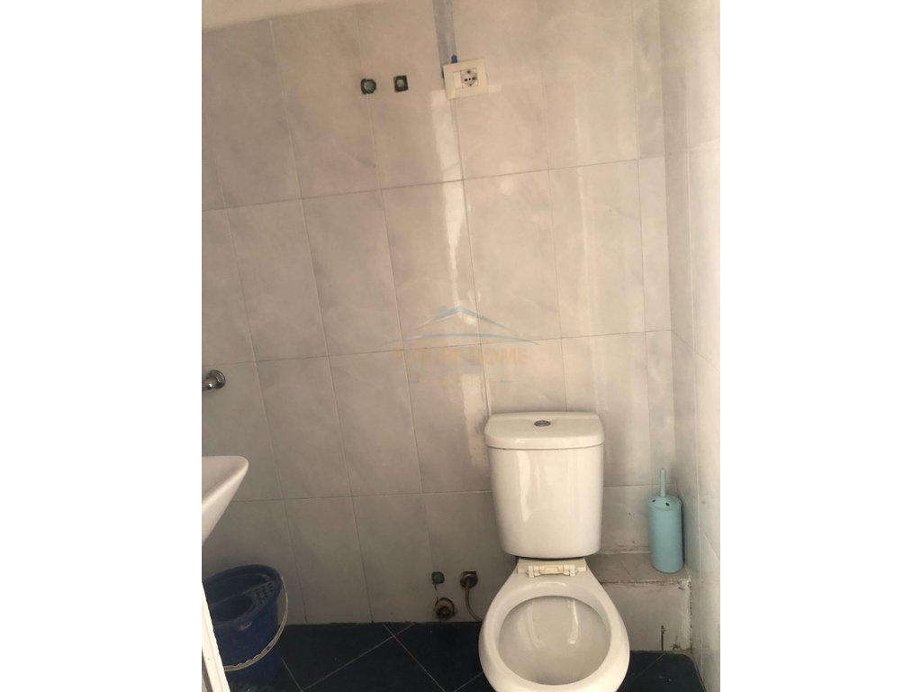 Lease, Business Environment, Hajredin Haxhiraj Street, Vlorë