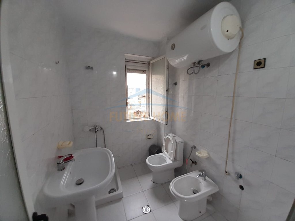 Qera , Apartament 1+1 , Bulevardi Zogu i 1 , Tirane
