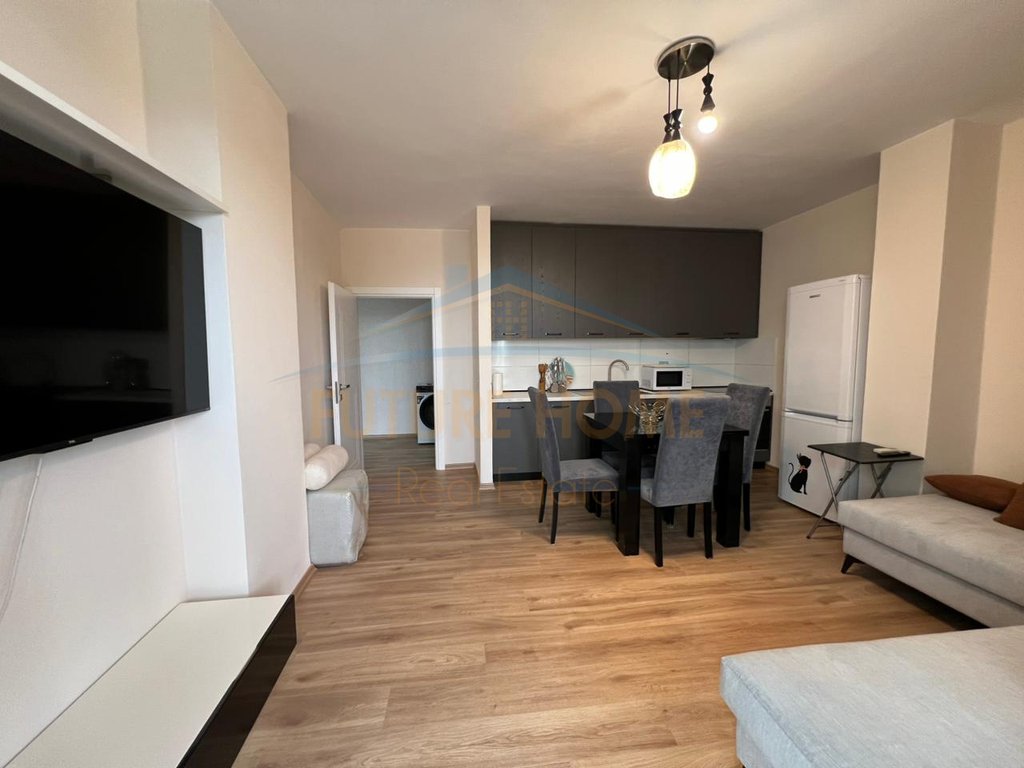 Qera,Apartament 1+1, Fresk