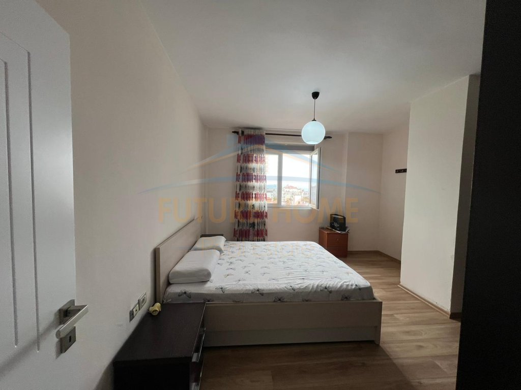 Qera,Apartament 1+1, Fresk