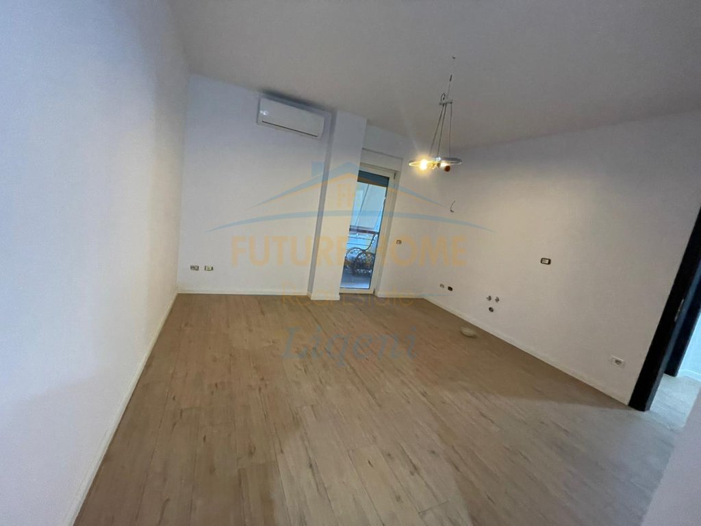For rent, 1+1 Apartment, Dry Lake, Tirana.