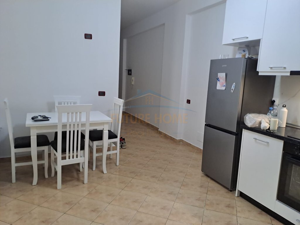 Rent, 1+1 Apartment, Lungomare, Vlore.