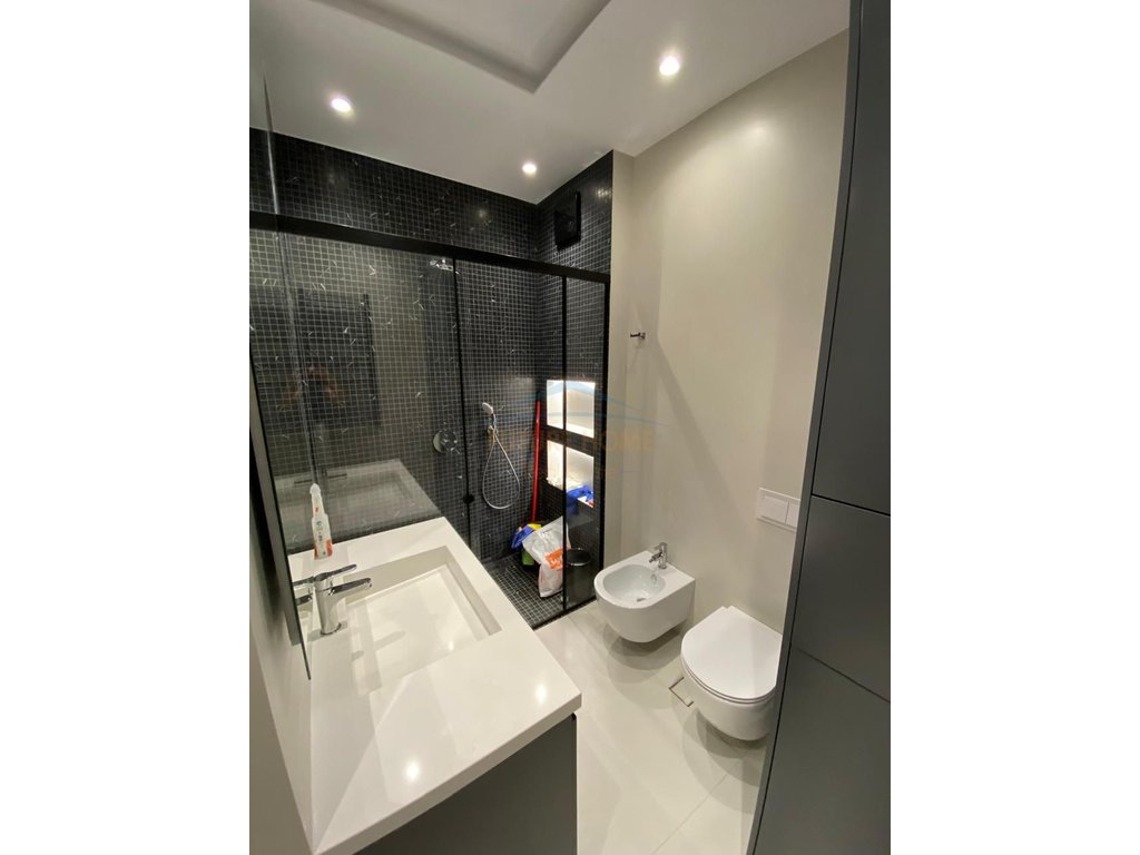 Qera, Apartament 1+1, Rruga e Kavajes, Tirane.