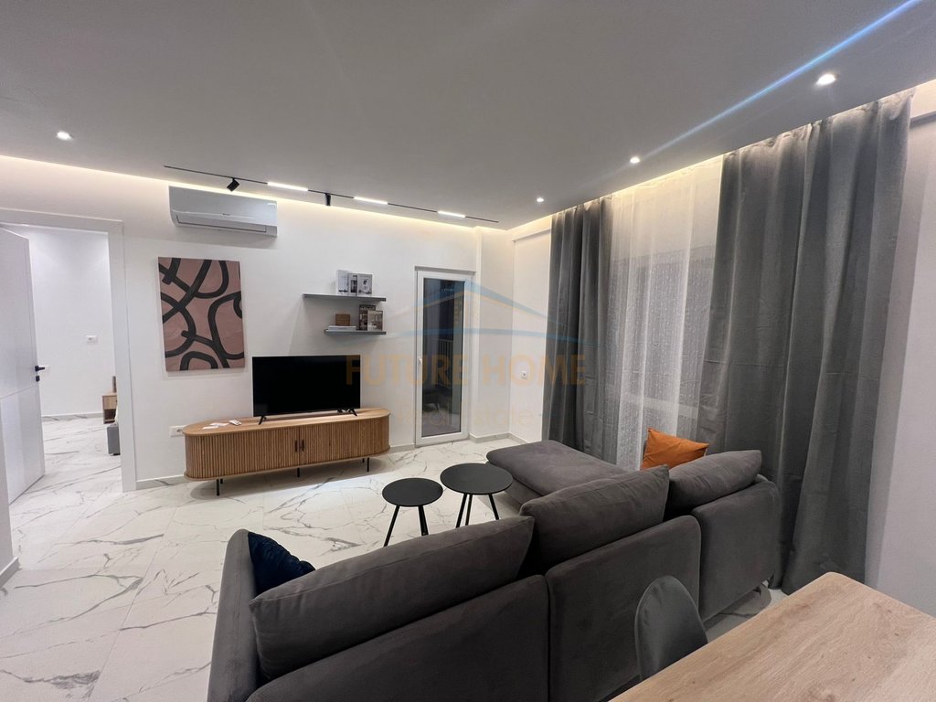 Rent, 1+1 Apartment, Zogu i Zi, Tirana.