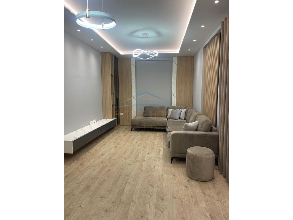 Rent, Apartment 2+1+2+2 Parking Spaces, Center
