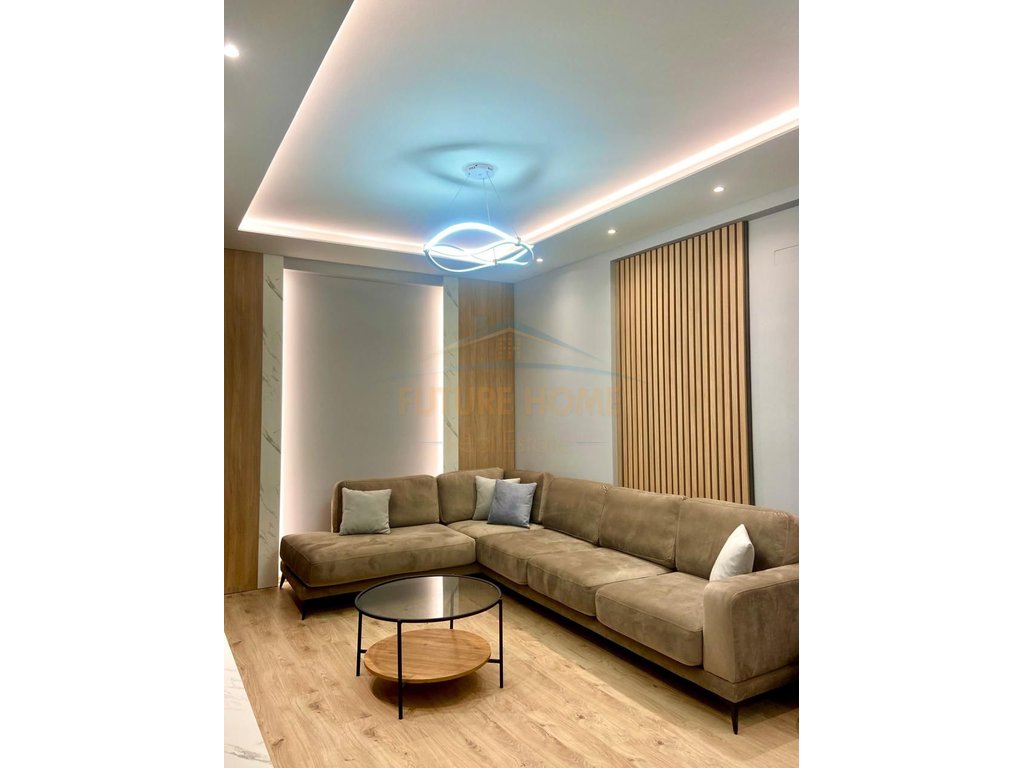 Rent, Apartment 2+1+2+2 Parking Spaces, Center