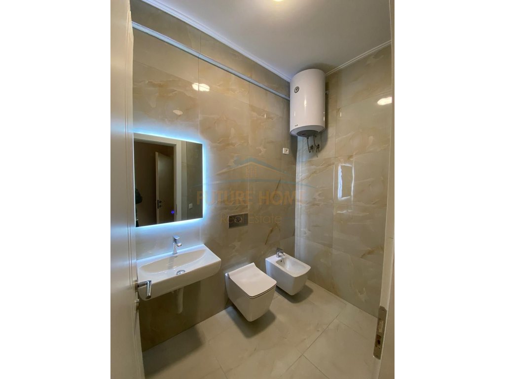 Rent, Apartment 2+1+2+2 Parking Spaces, Center