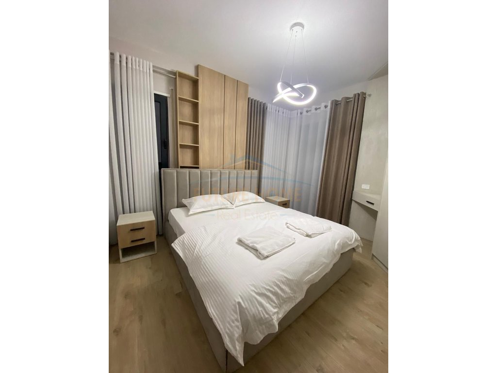 Rent, Apartment 2+1+2+2 Parking Spaces, Center