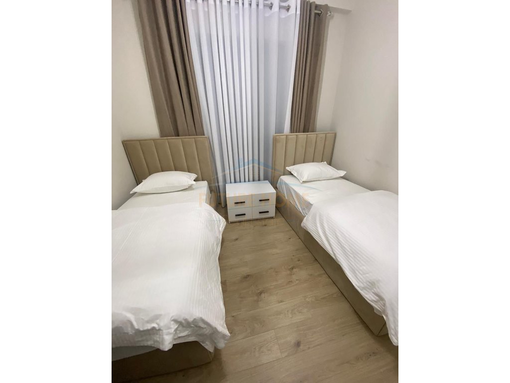 Rent, Apartment 2+1+2+2 Parking Spaces, Center