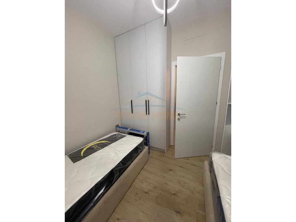 Rent, Apartment 2+1+2+2 Parking Spaces, Center