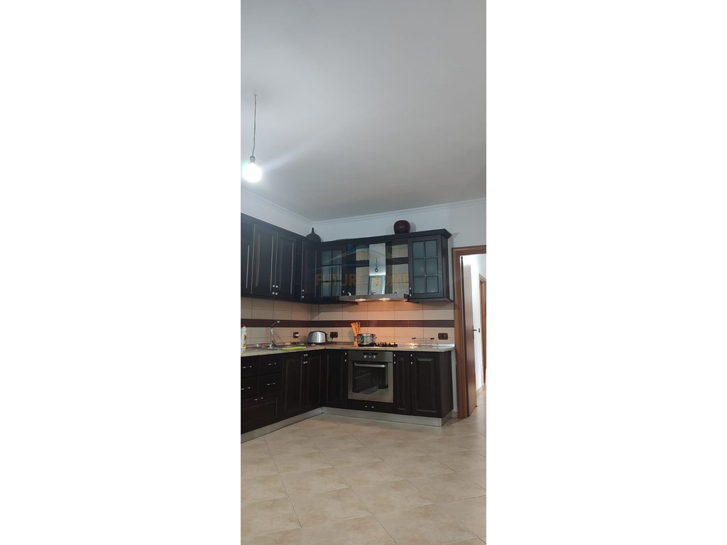 Rent, Apartment 2+1+2+Storage, Kavaja Street, Tirana