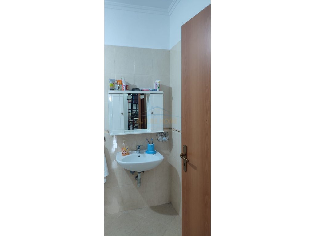 Rent, Apartment 2+1+2+Storage, Kavaja Street, Tirana