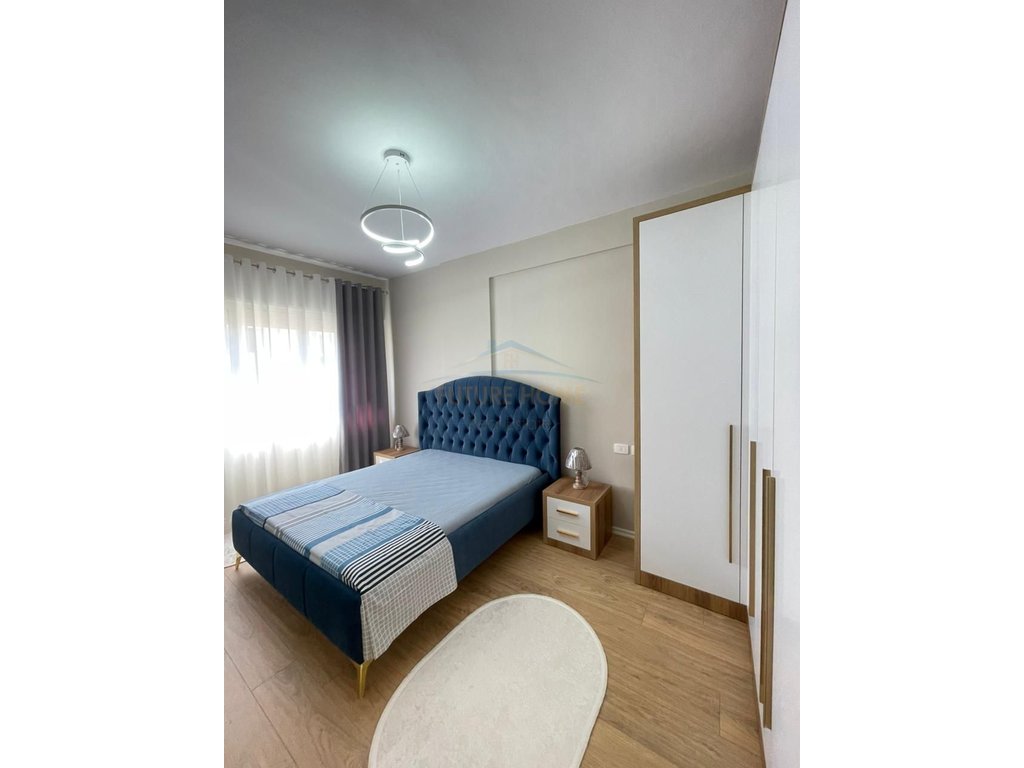 Qera, Apartament 2+1+2, Kristal Center, Komuna e Parisit