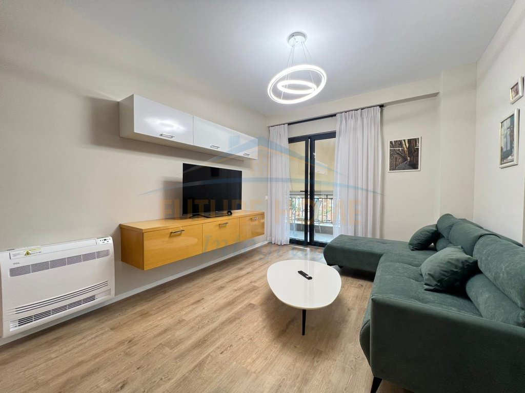 Rent, Apartment 2+1+2, New Bazaar, Tirana.