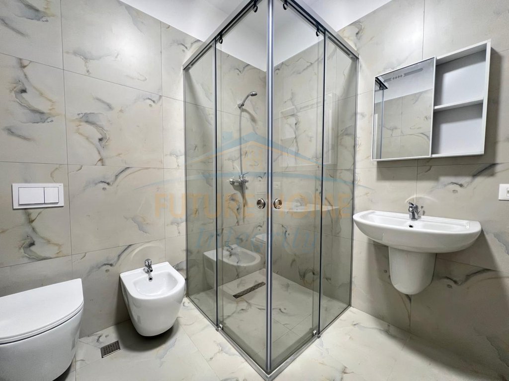 Rent, Apartment 2+1+2, New Bazaar, Tirana.