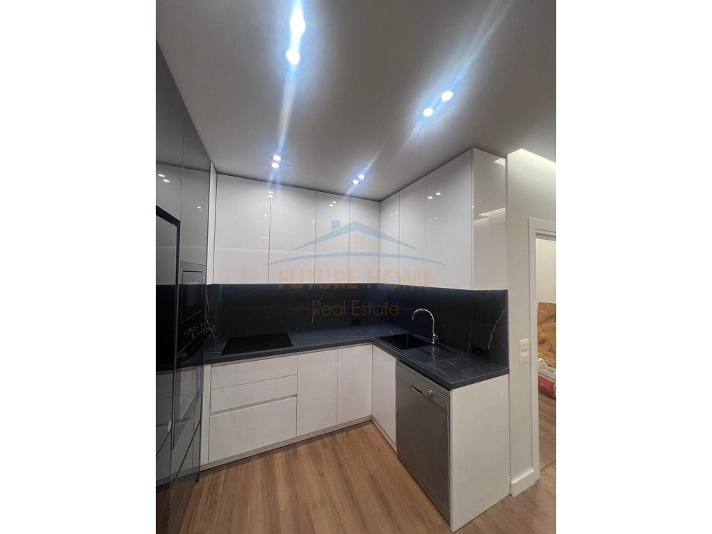 Qera , Apartament 2+1+2 , Pazari i Ri , Tirane