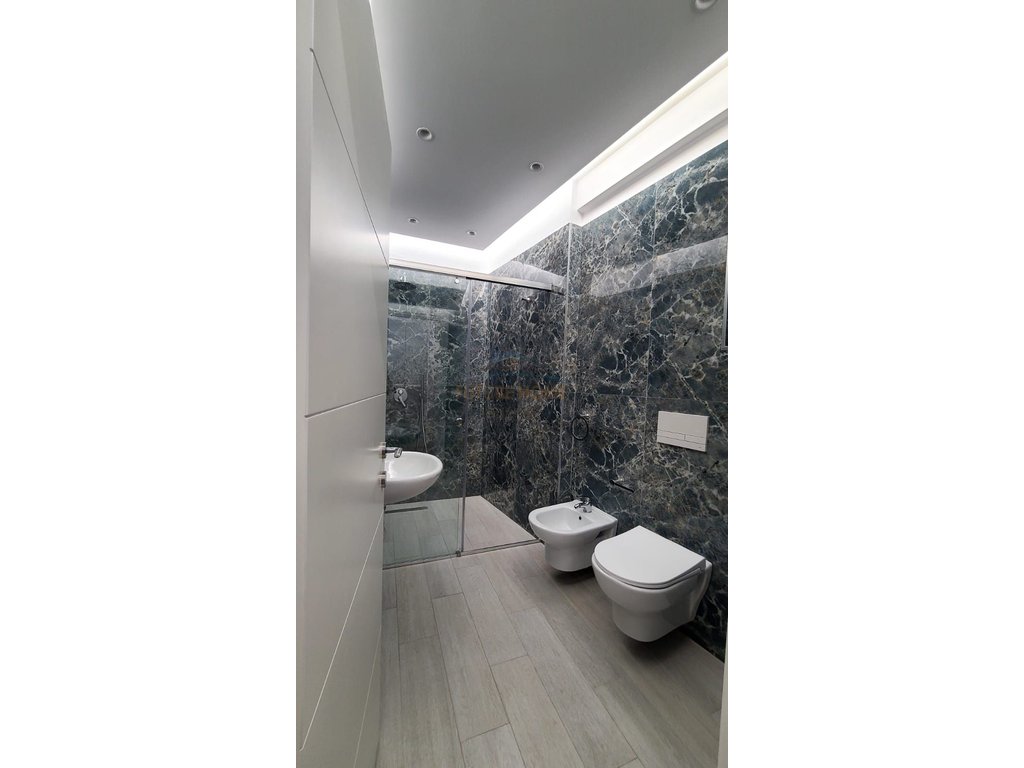Rent, Apartment 2+1+2+parking space, Jordan Misja