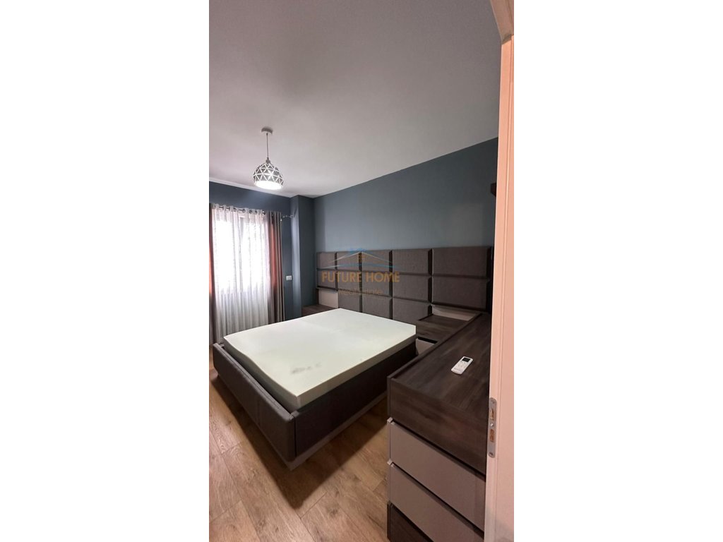 Qera,Apartament 2+1+2+Post Parkimi,Kopshti Botanik,Tiranë