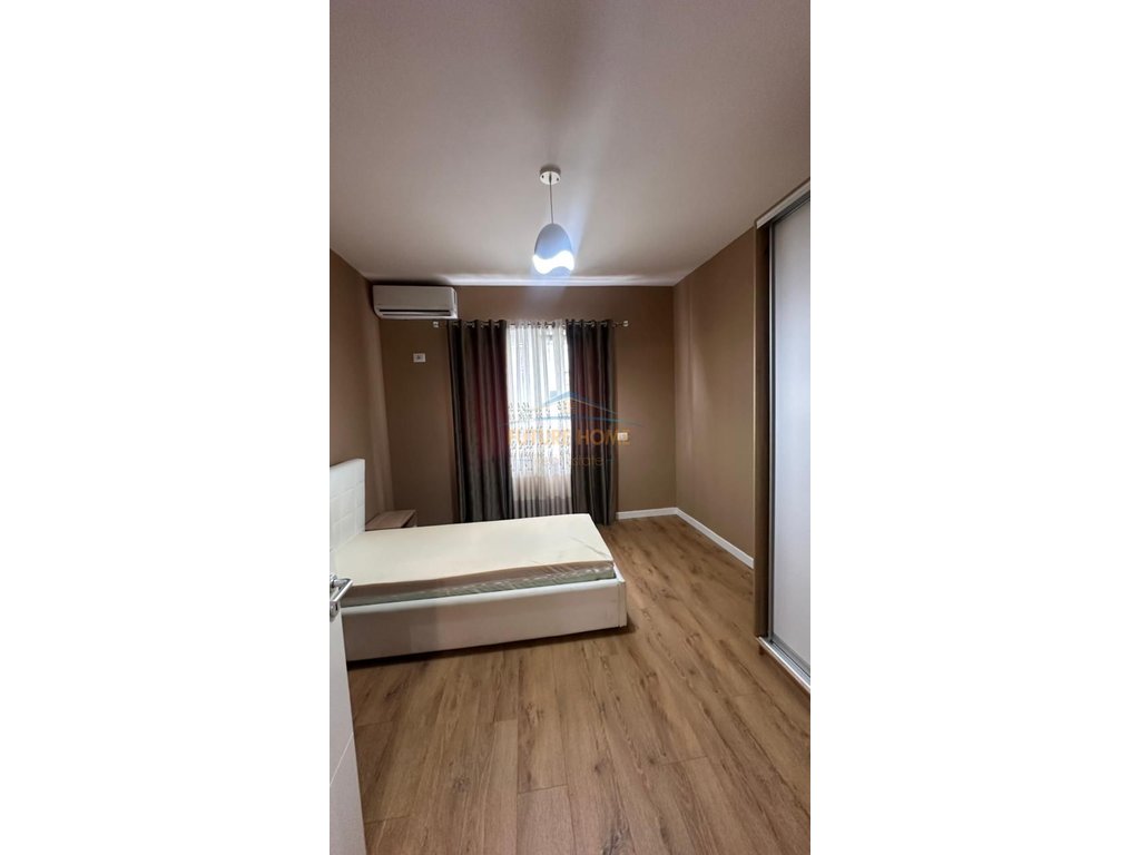 Qera,Apartament 2+1+2+Post Parkimi,Kopshti Botanik,Tiranë