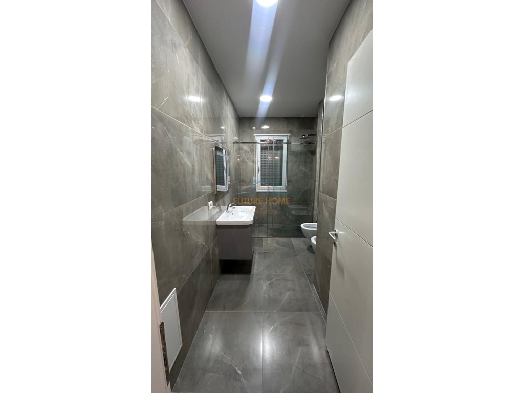 Qera,Apartament 2+1+2+Post Parkimi,Kopshti Botanik,Tiranë