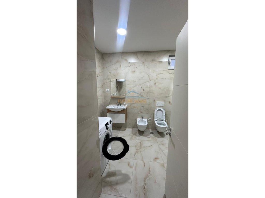 Qera,Apartament 2+1+2+Post Parkimi,Kopshti Botanik,Tiranë