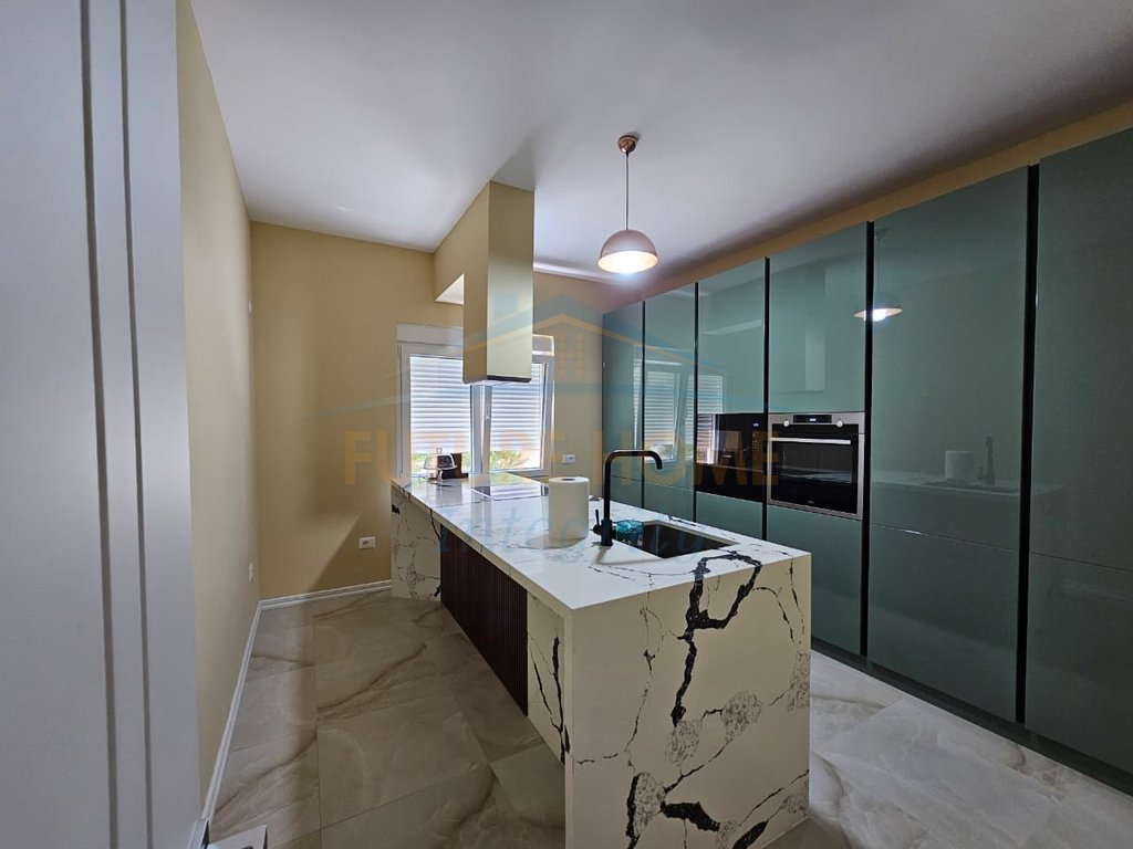 Rent, Apartment 2+1+2+Parking, Brigades Building, Tirana.