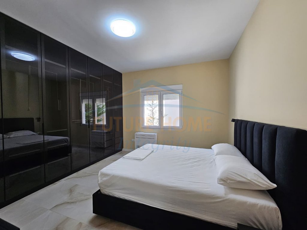 Rent, Apartment 2+1+2+Parking, Brigades Building, Tirana.