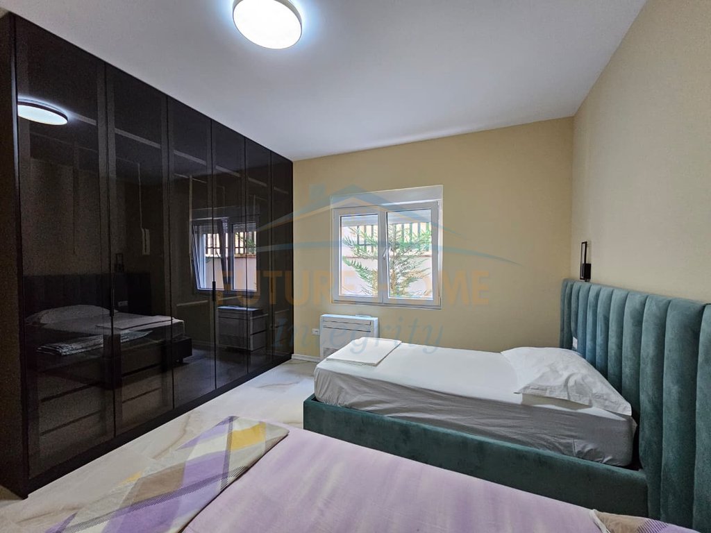 Rent, Apartment 2+1+2+Parking, Brigades Building, Tirana.