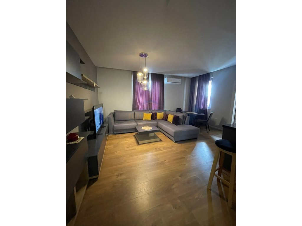 Rent, Apartment 2+1+2+Parking Space, Bardhyl Street, Tirana.