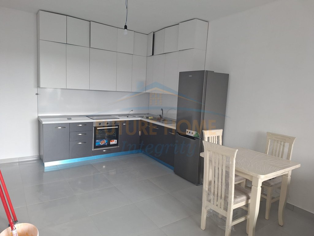 Rent, Apartment 2+1+2, 5 Maji Street, Tirana.