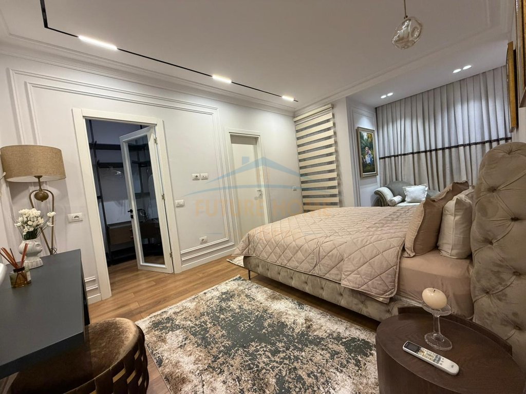 Rent, Apartment 2+1, Barricades Street, Tirana.