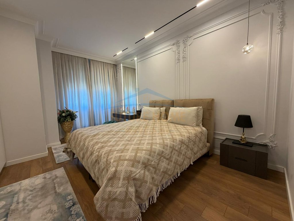 Rent, Apartment 2+1, Barricades Street, Tirana.