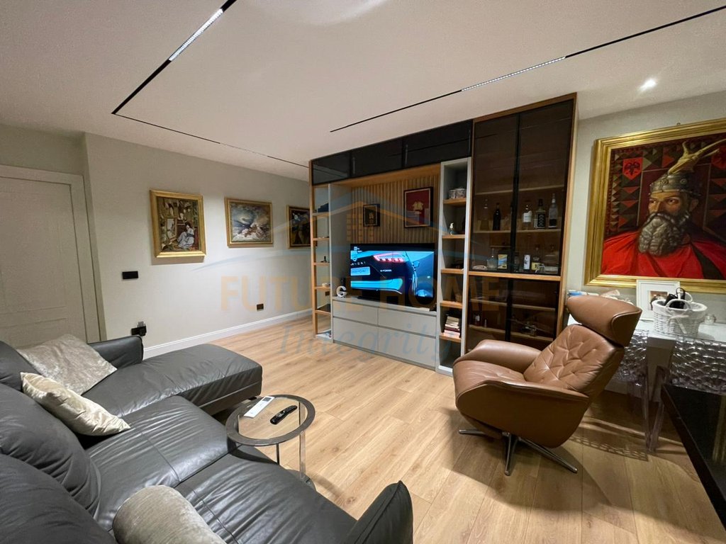 For sale, Apartment 2+1+2, Shallvaret, Tirana.