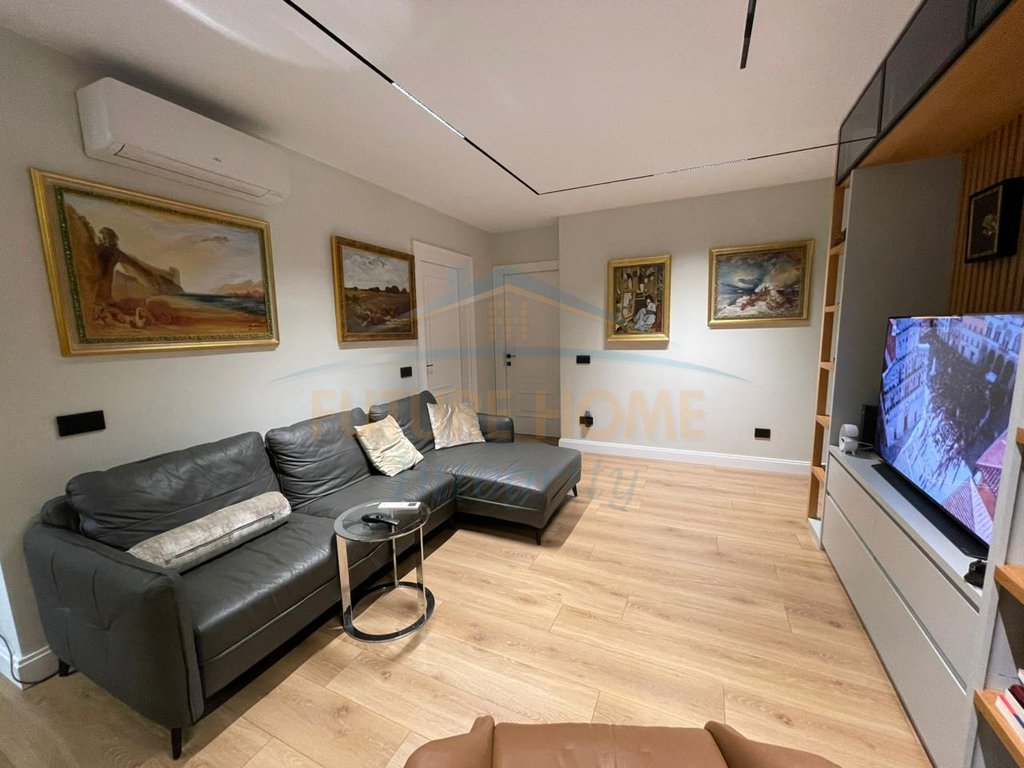 For sale, Apartment 2+1+2, Shallvaret, Tirana.