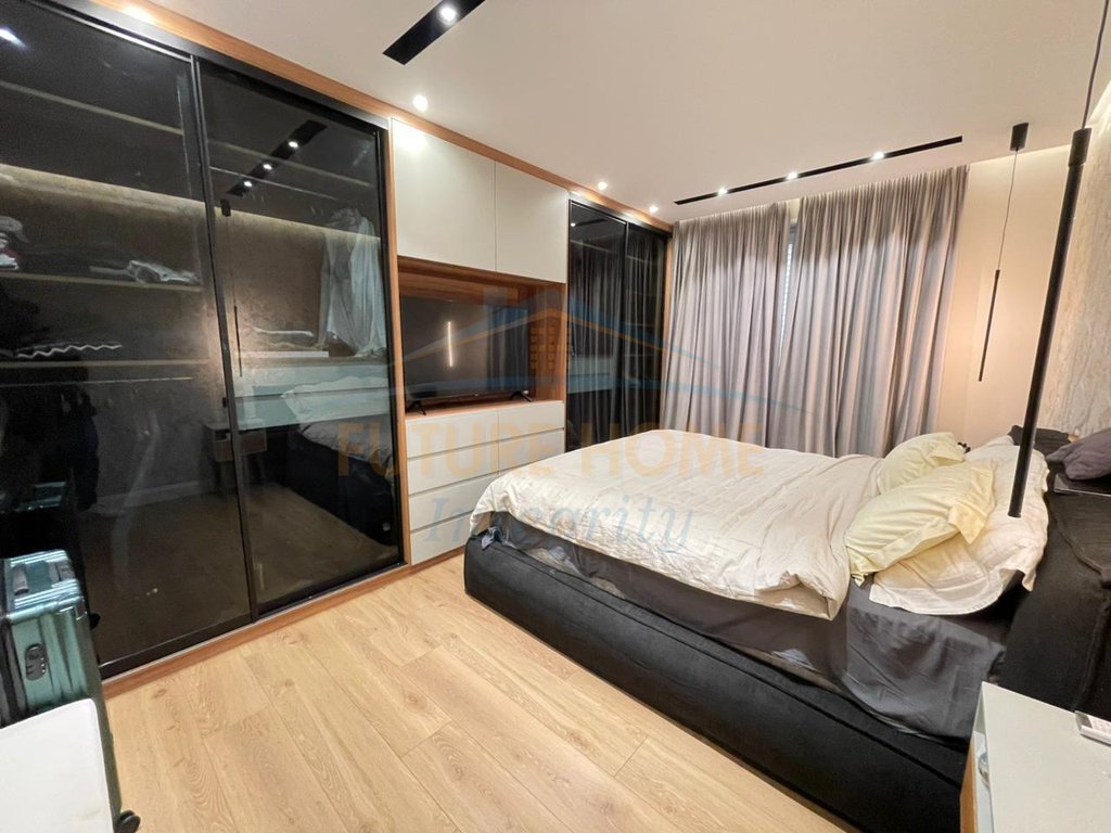 For sale, Apartment 2+1+2, Shallvaret, Tirana.