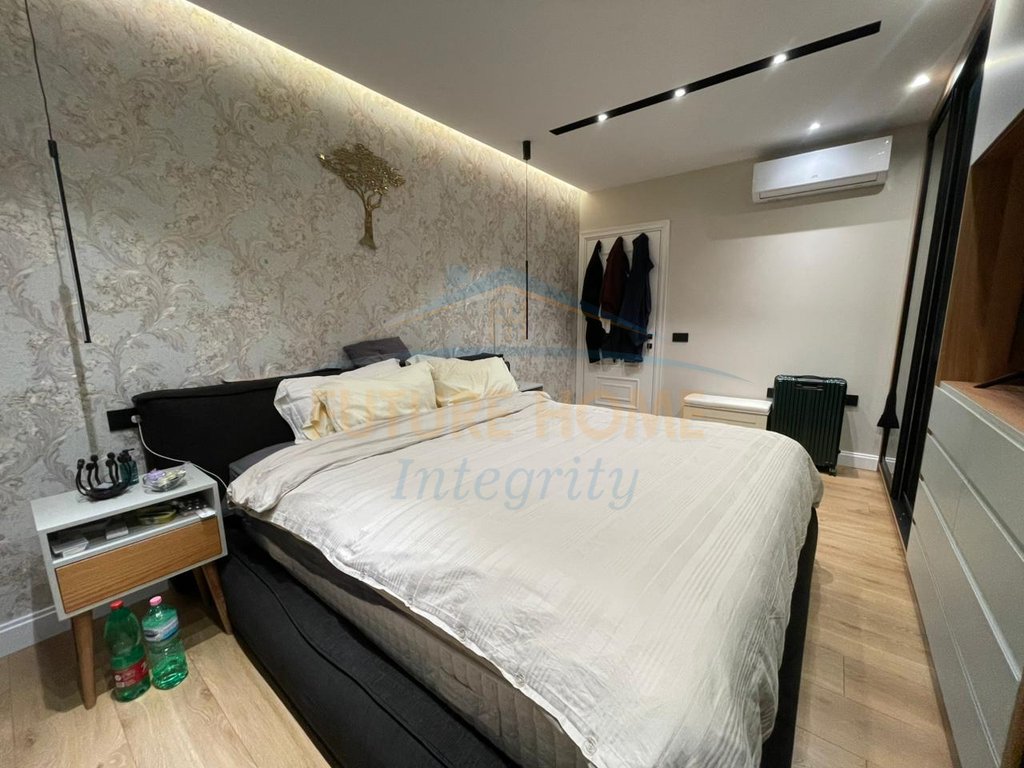 For sale, Apartment 2+1+2, Shallvaret, Tirana.