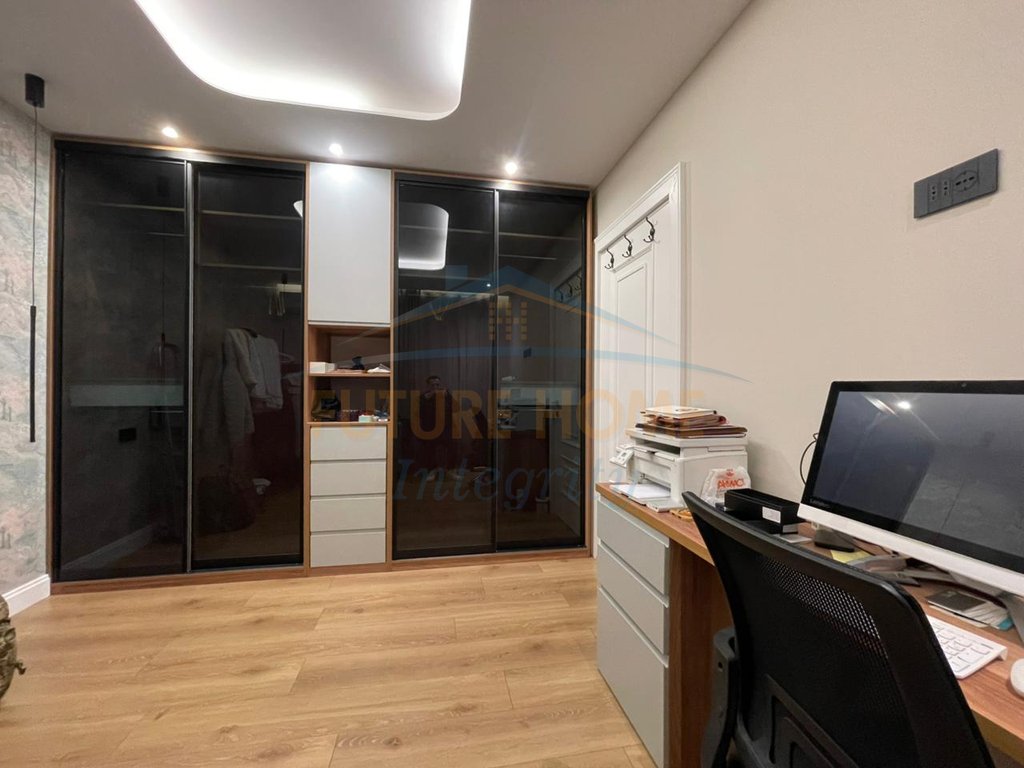 For sale, Apartment 2+1+2, Shallvaret, Tirana.