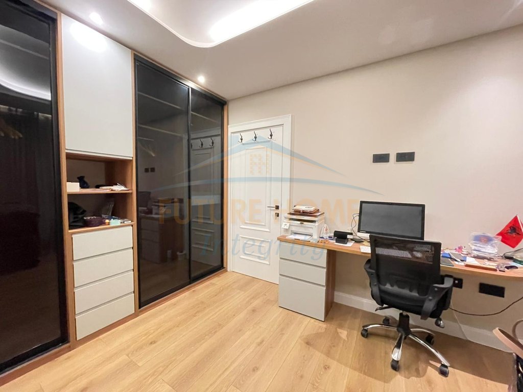 For sale, Apartment 2+1+2, Shallvaret, Tirana.