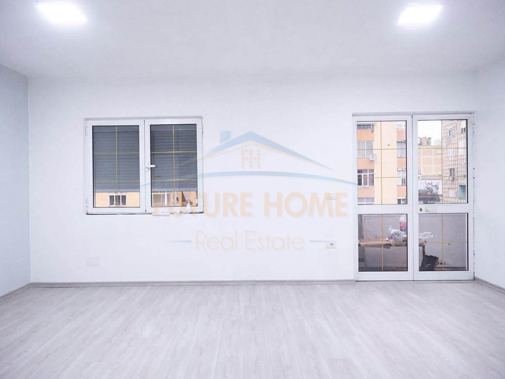 Rent, Apartment 2+1+2, Wilson Square, Tirana