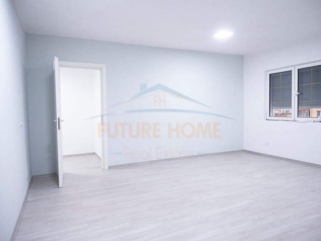 Rent, Apartment 2+1+2, Wilson Square, Tirana
