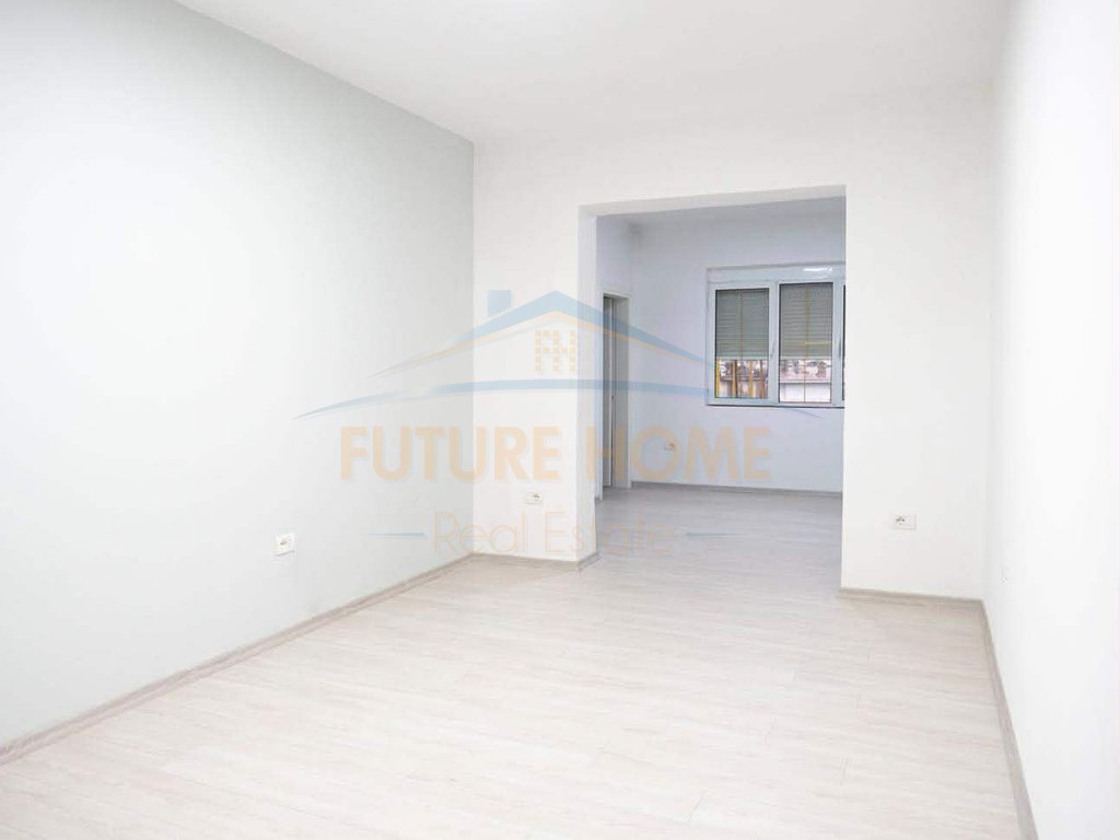 Rent, Apartment 2+1+2, Wilson Square, Tirana