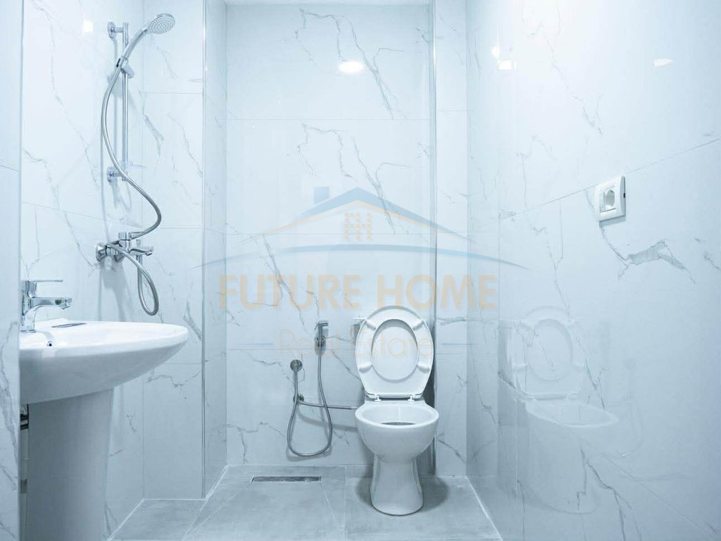 Rent, Apartment 2+1+2, Wilson Square, Tirana