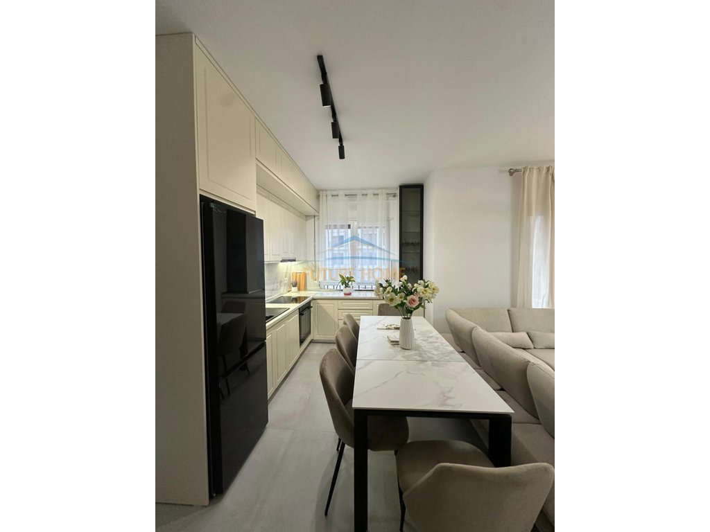 Rent, Apartment 2+1+2, Red School, Tirana.