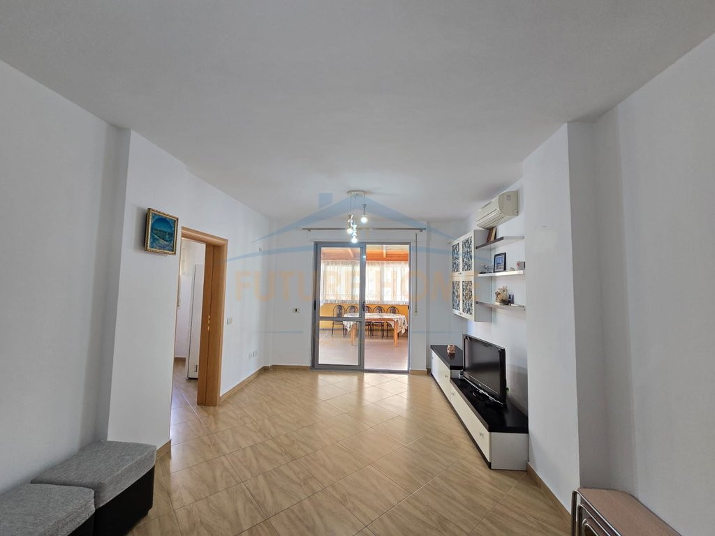 Rent, Apartment 2+1+2, Industrial Market, Beach.