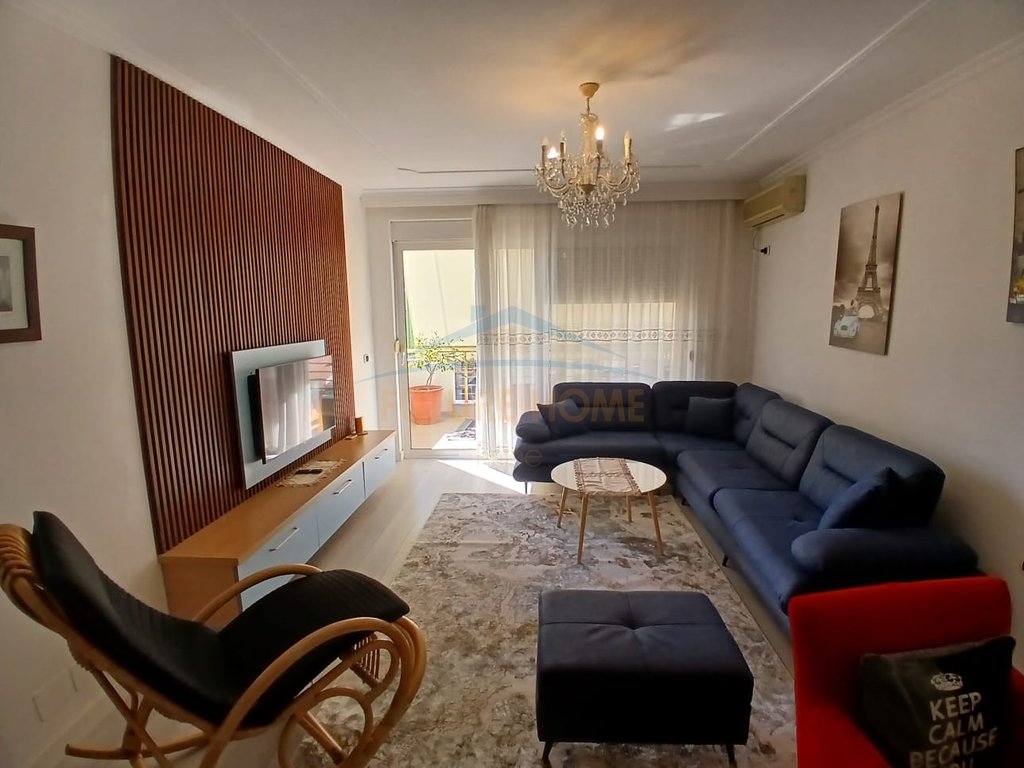 Qera, Apartament 2+1 , Bllok , Tirane
