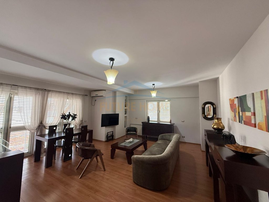 Qera, Apartament 2+1, Blloku, Tiranë.