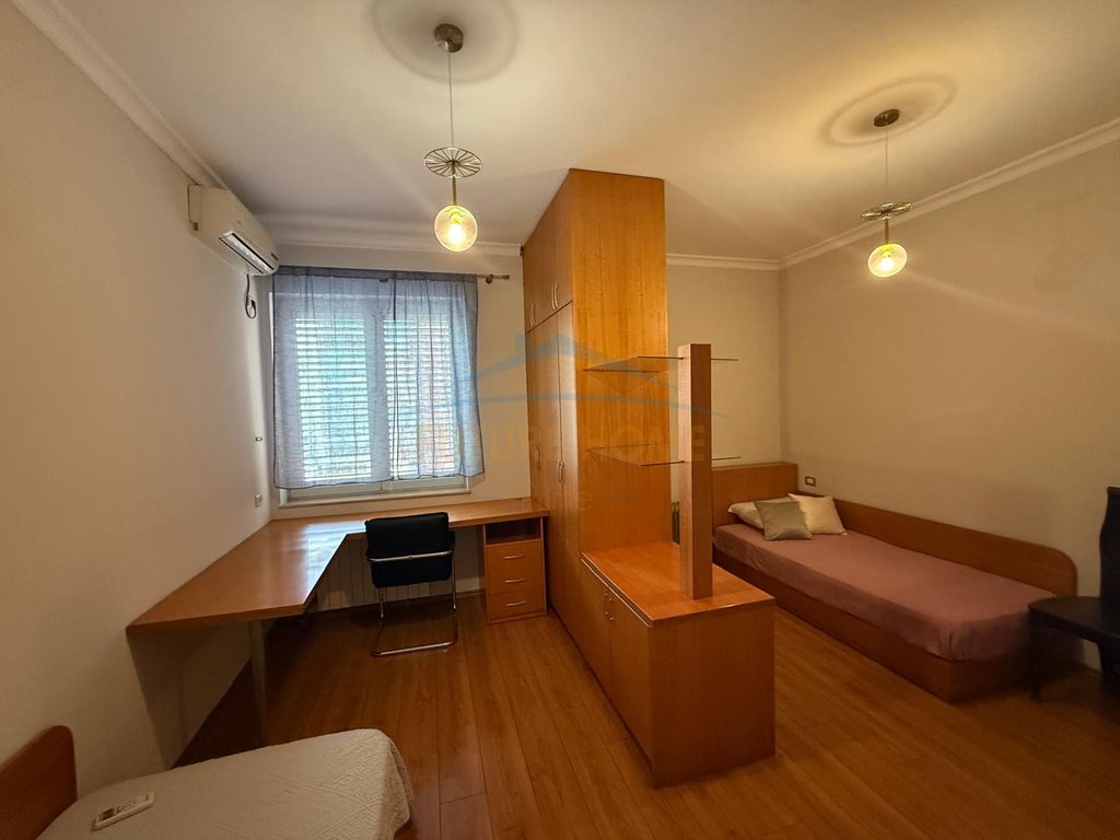 Qera, Apartament 2+1, Blloku, Tiranë.
