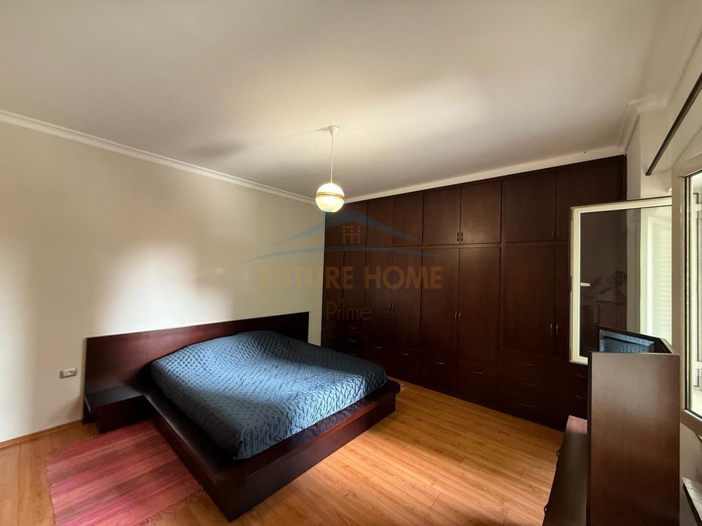Qera, Apartament 2+1, Blloku, Tiranë.