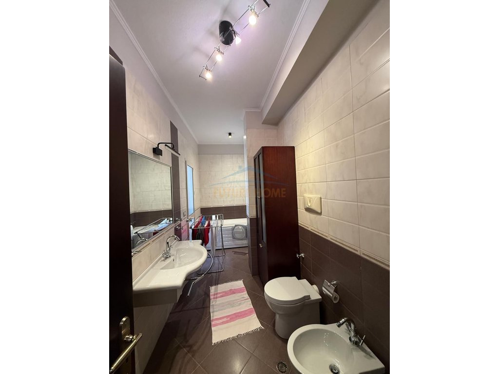 Qera, Apartament 2+1, Blloku, Tiranë.