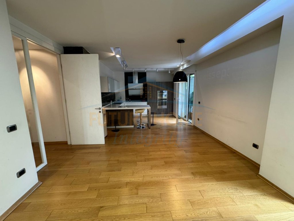 Rent, Business Environment, Block, Tirana.